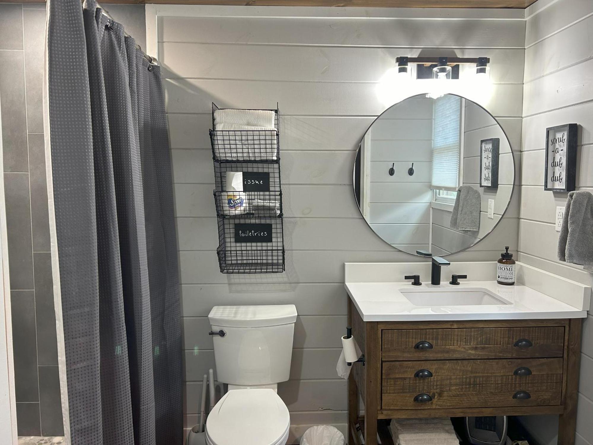 Blissful Nook Tiny Home ~ Cozy Retreat W/ Hot Tub; Near Town And Deep Creek บรายซันซิตี ภายนอก รูปภาพ